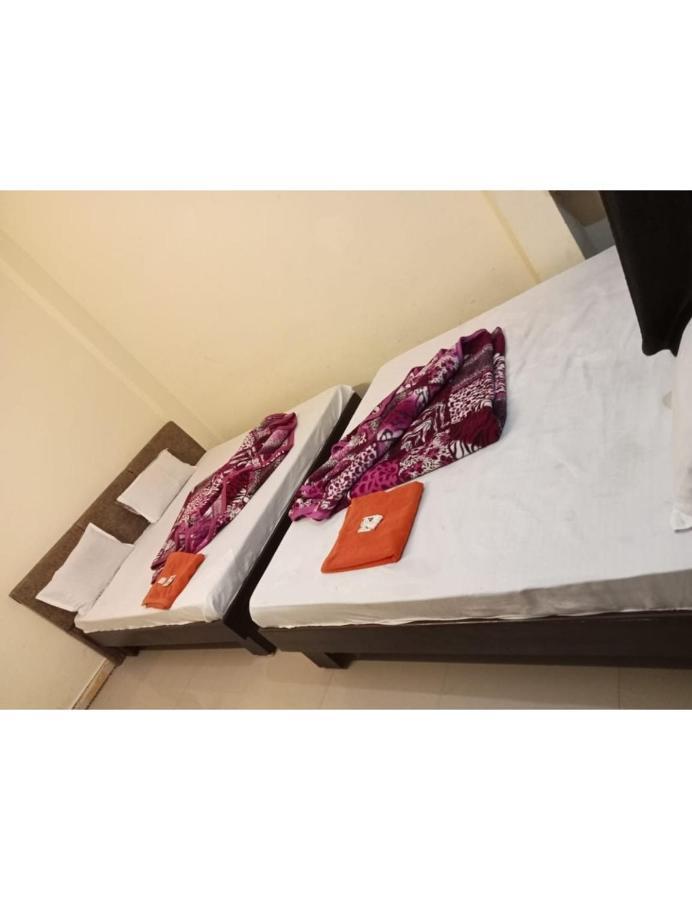 Hotel Mahakal Vishram, Уджайн Екстериор снимка