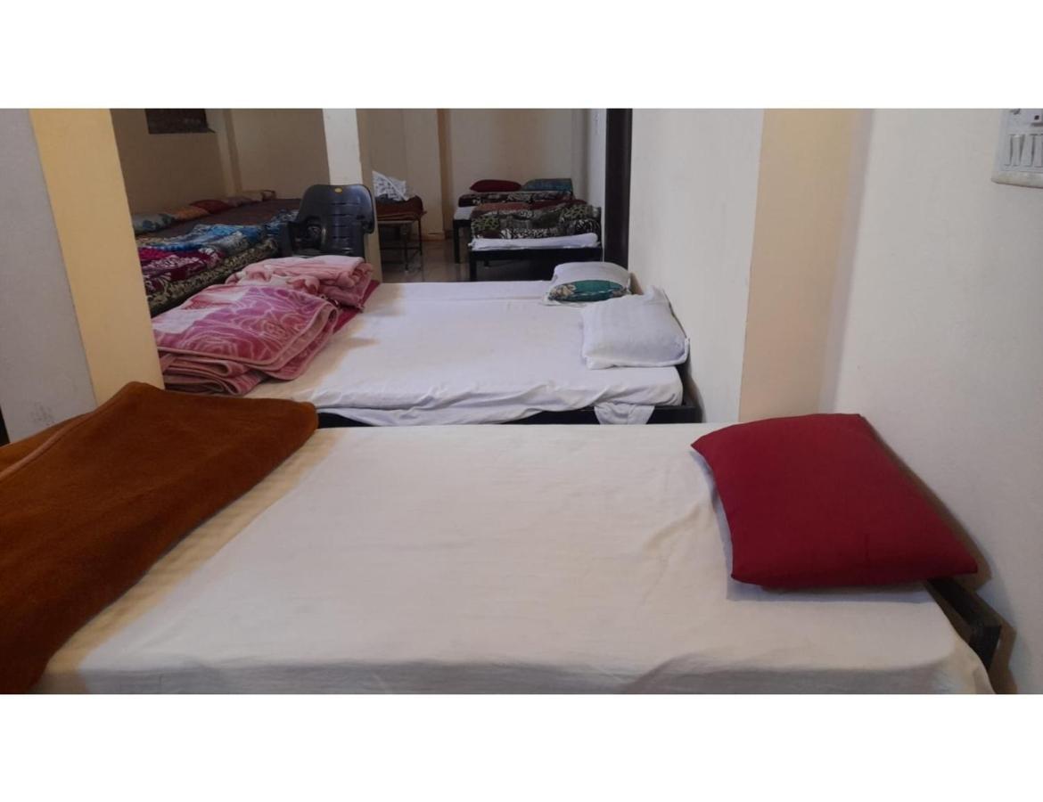 Hotel Mahakal Vishram, Уджайн Екстериор снимка