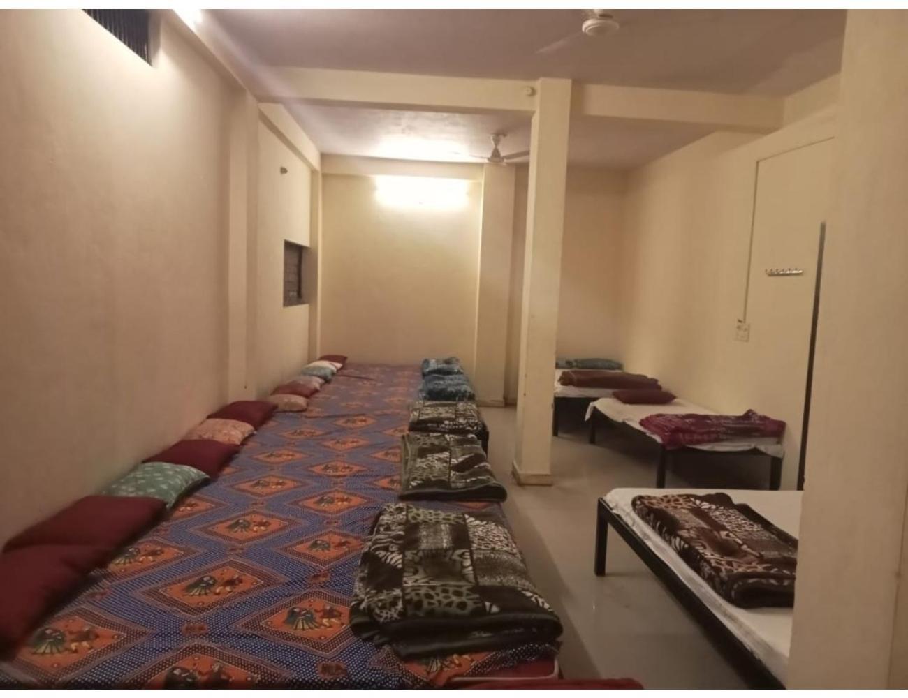 Hotel Mahakal Vishram, Уджайн Екстериор снимка