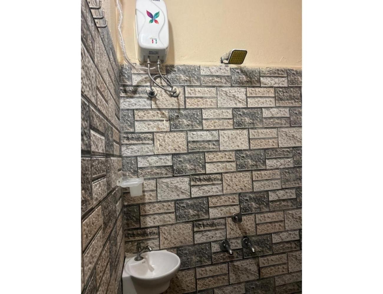 Hotel Mahakal Vishram, Уджайн Екстериор снимка