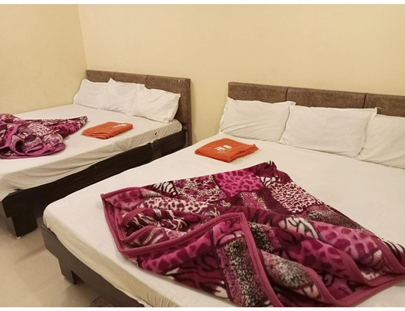 Hotel Mahakal Vishram, Уджайн Екстериор снимка
