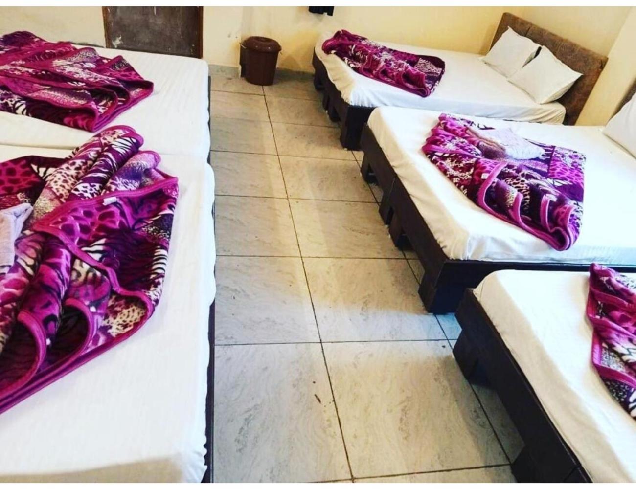 Hotel Mahakal Vishram, Уджайн Екстериор снимка