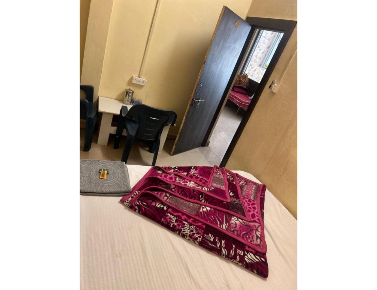 Hotel Mahakal Vishram, Уджайн Екстериор снимка